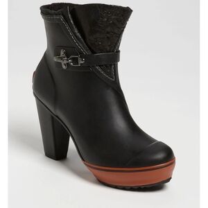 SOREL Medina Black Ankle Rain Boots with Orange Sole